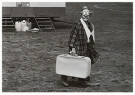 L.P. Roos  - 
Travelling clown -
Postcard - 
B2453-1